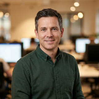 Daniel Carter, quien aparece como director de tecnología en Cima Rendazgo, en una imagen de perfil